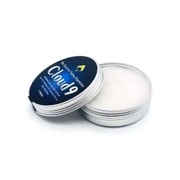 Otevřená kovová dóza Cloud 9 Cotton s jedním metrem čisté organické bavlny bez chemického ošetření a bělení